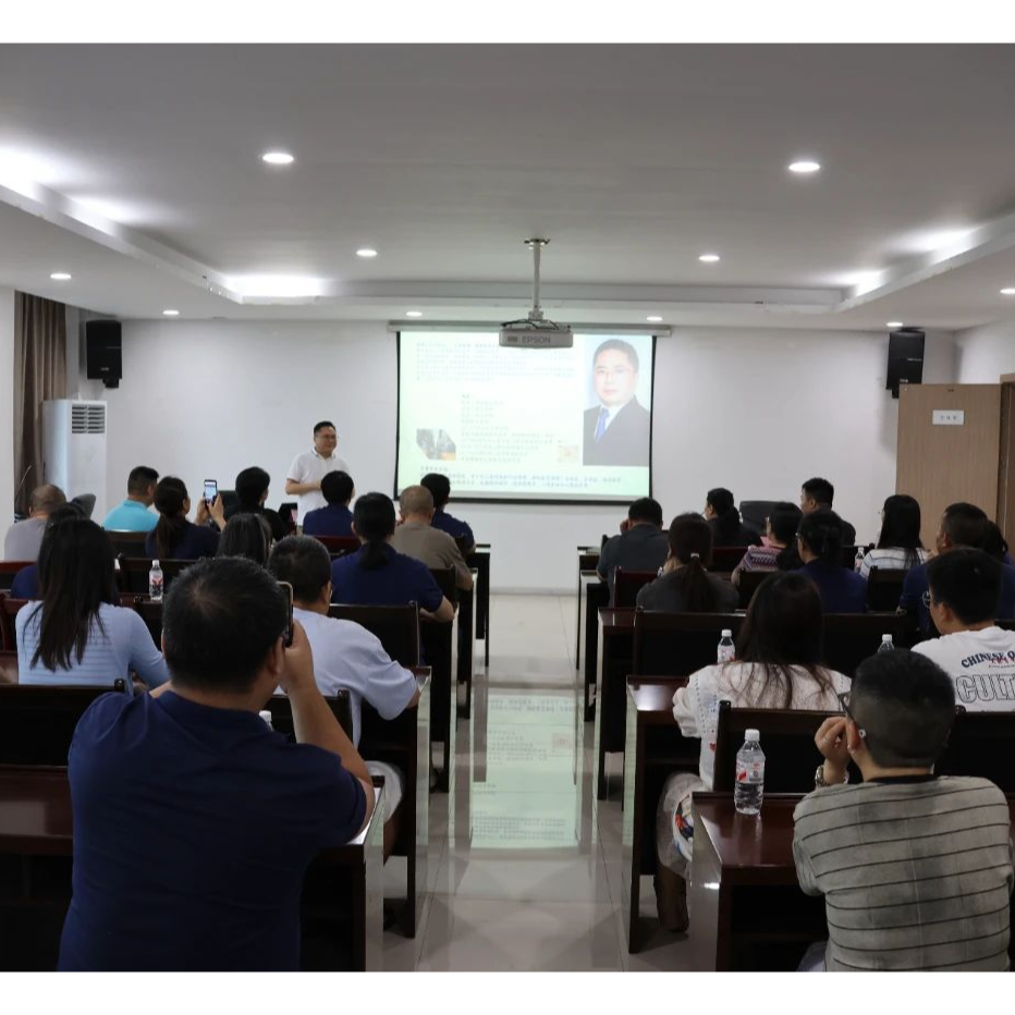 黑料网
工会举办心理健康知识讲座助力职工守护家庭与心灵健康